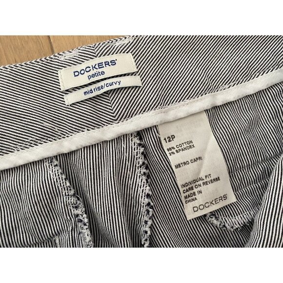 Dockers Petites Mid Rise Curvy Women's Striped Capri Pants Pockets Size 12P - Picture 5 of 6